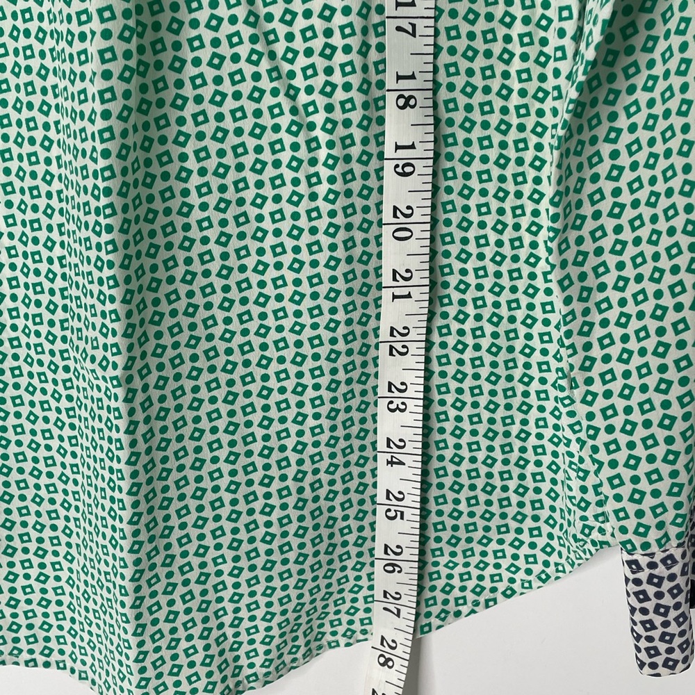 Equipment femme Silk Women’s Green Geometric Print Long Sleeve Button Sz M - Picture 8 of 9